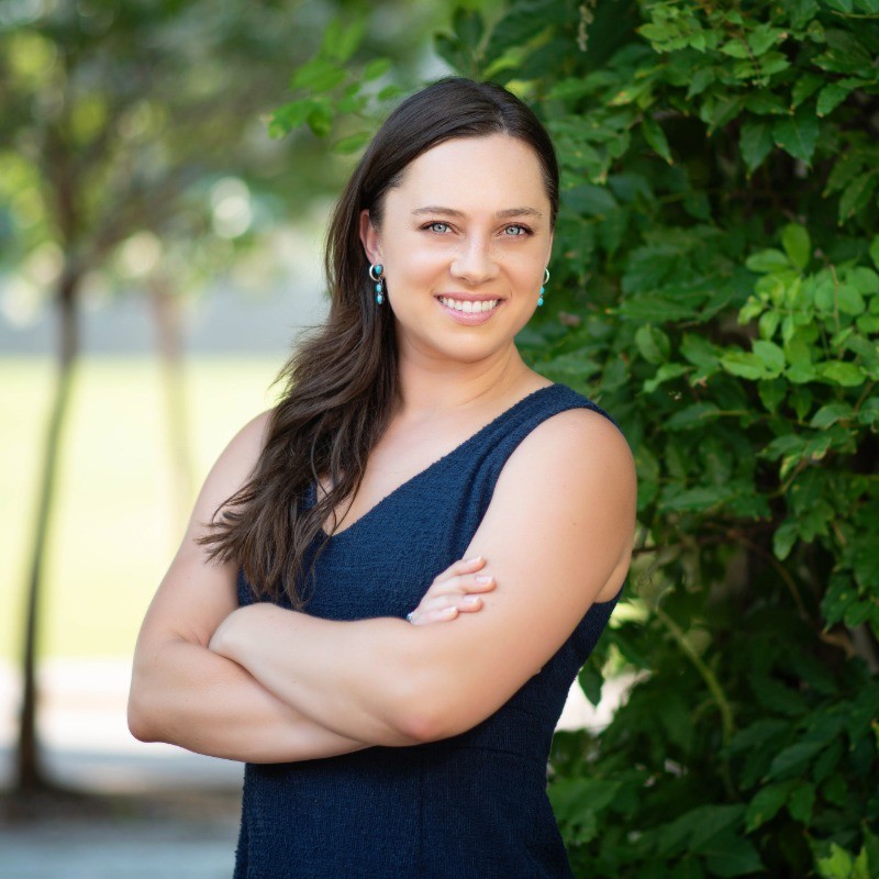 Ellen Hughes Headshot 